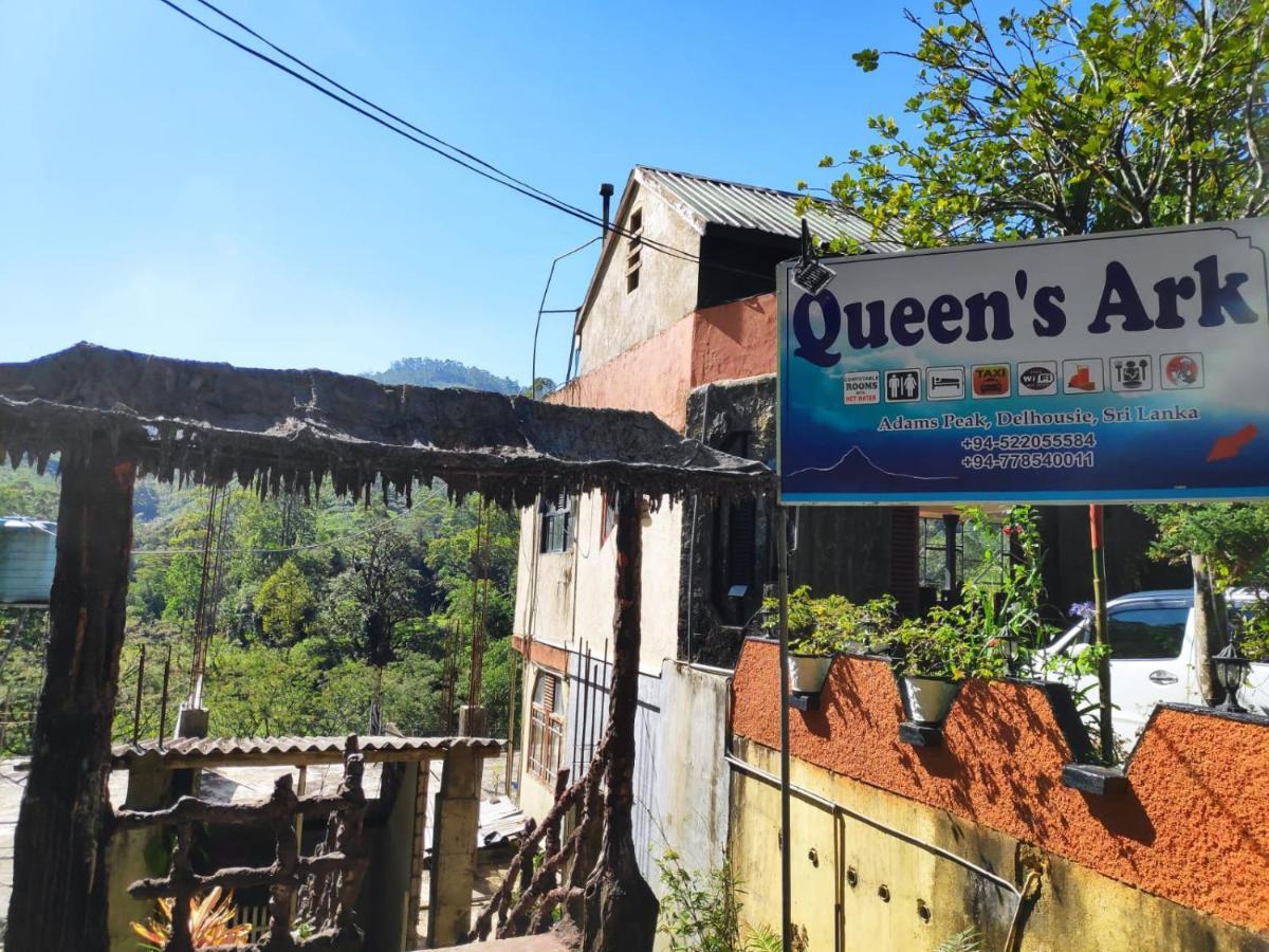 Queens Ark 날라탄니야 외부 사진