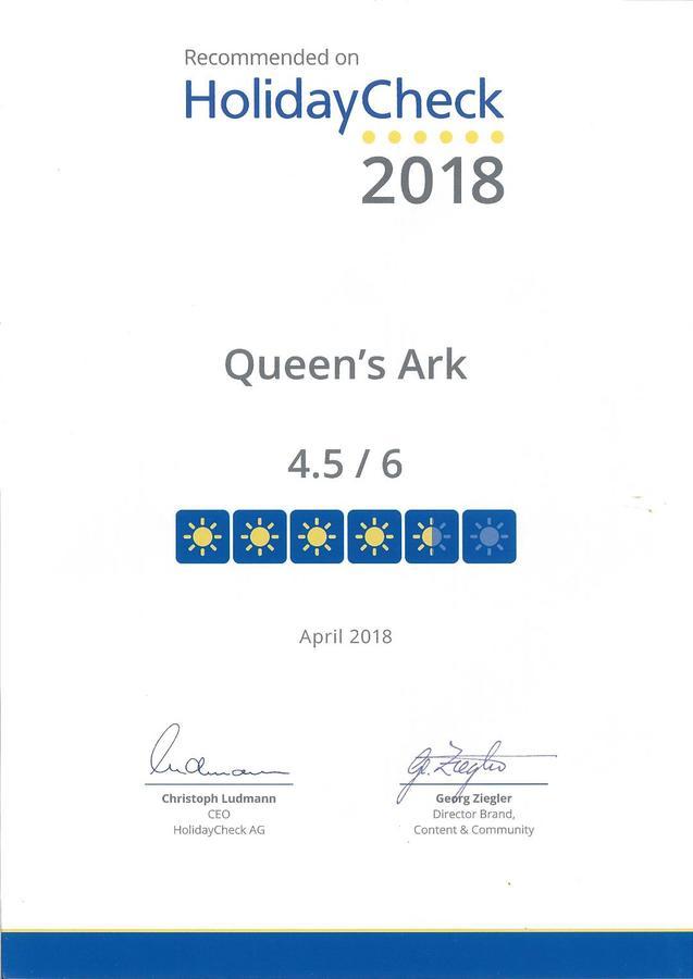 Queens Ark 날라탄니야 외부 사진